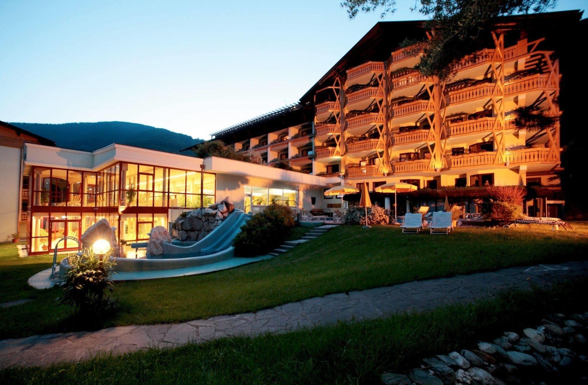 Thermenwelt Hotel Pulverer Bad Kleinkirchheim Exterior foto